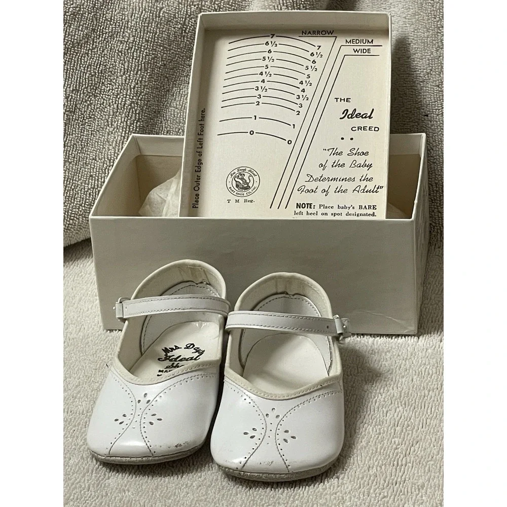 Mrs Days Ideal Baby Shoes in Original Box No 197 White Sz 1 Narrow Vintage Nice‎